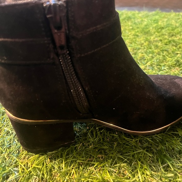 Girls Size 11 Heels - Picture 3 of 3